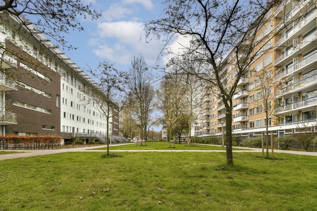 Bright 2-room apartment with south-facing balcony in Amsterdam South — 13