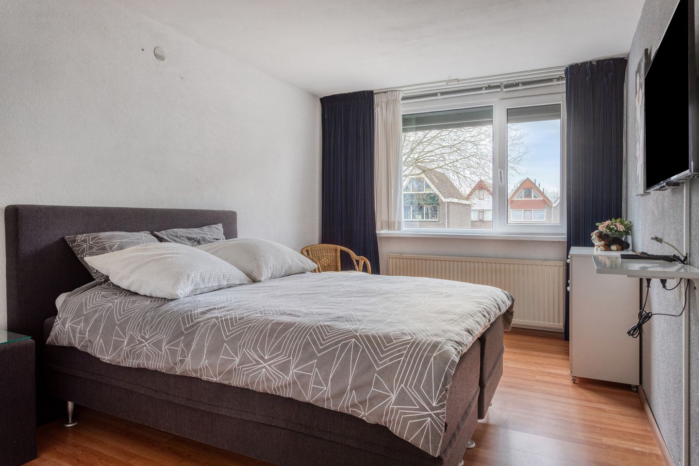 Spacious and Well-Maintained Family Home with 4 Bedrooms in Hellevoetsluis — 20