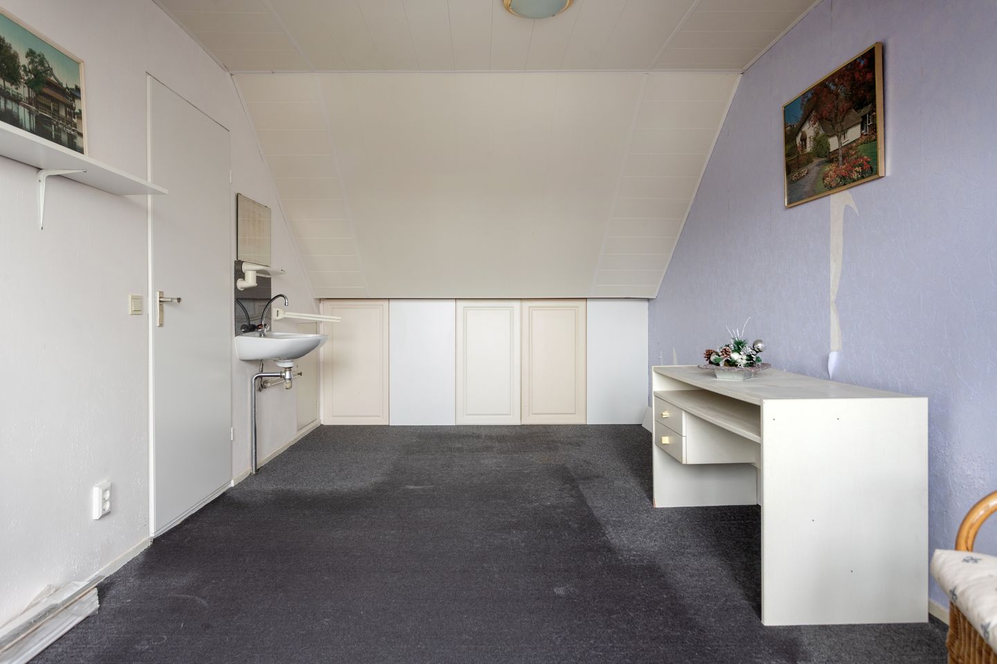 Spacious and Well-Maintained Family Home with 4 Bedrooms in Hellevoetsluis — 29
