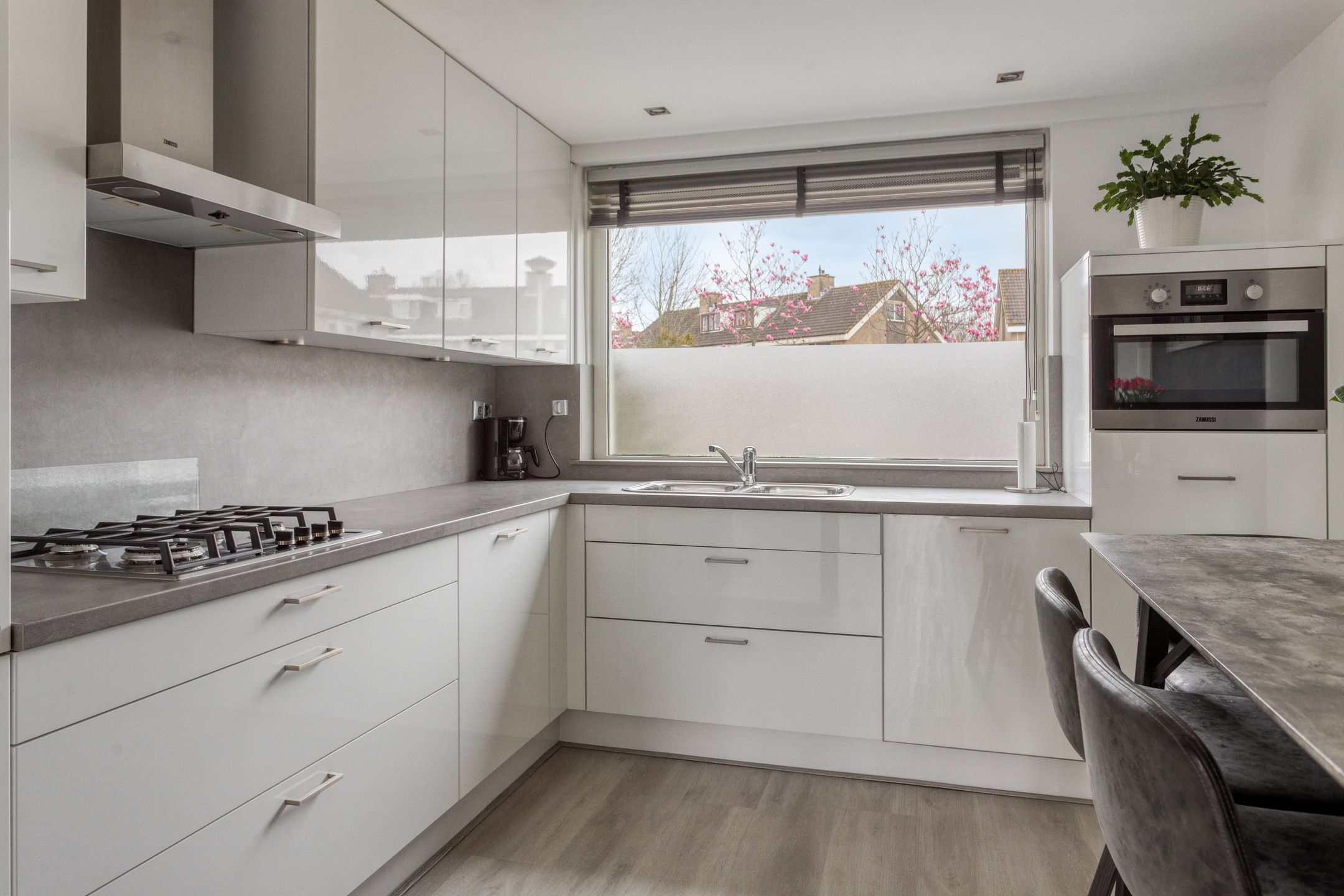 Spacious and Well-Maintained Family Home with 4 Bedrooms in Hellevoetsluis — 15