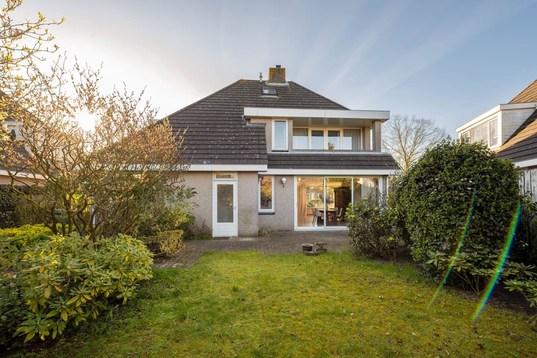 Spacious detached family home with 5 bedrooms, ground-floor suite and garage in Tolberg — 41