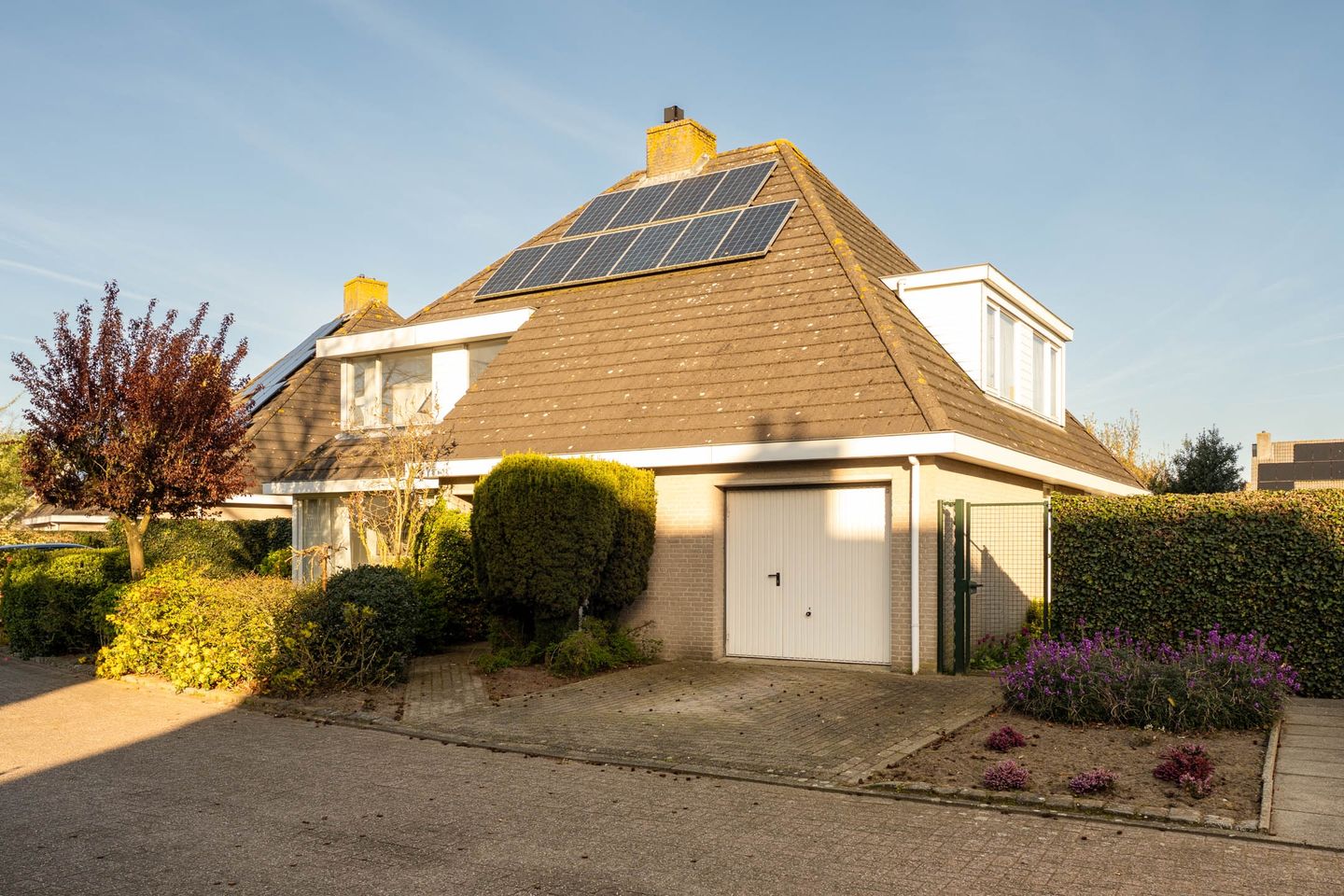 Spacious detached family home with 5 bedrooms, ground-floor suite and garage in Tolberg — 44