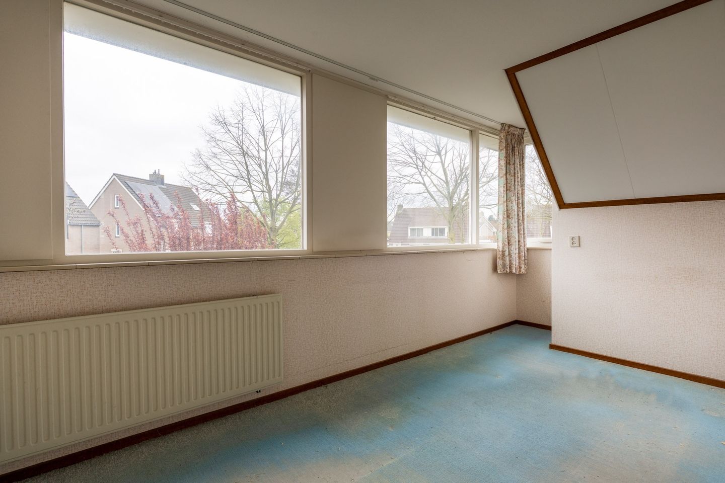 Spacious detached family home with 5 bedrooms, ground-floor suite and garage in Tolberg — 34