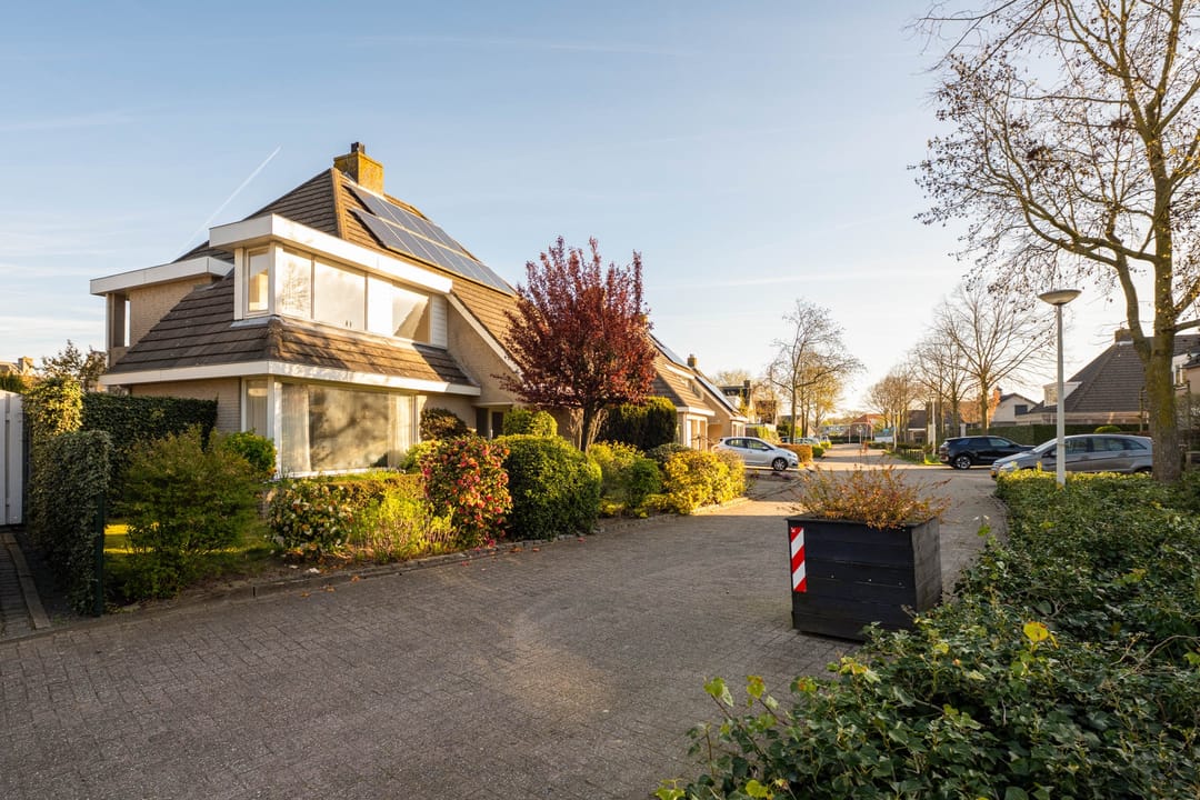 Spacious detached family home with 5 bedrooms, ground-floor suite and garage in Tolberg — 47