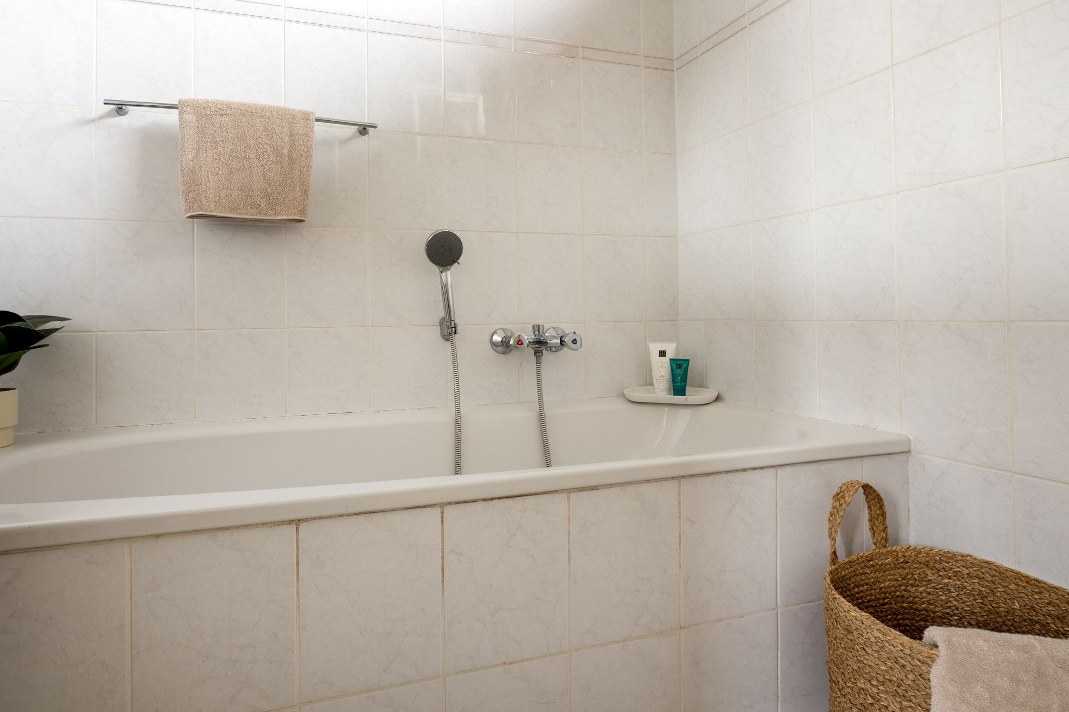 Spacious detached family home with 5 bedrooms, ground-floor suite and garage in Tolberg — 24