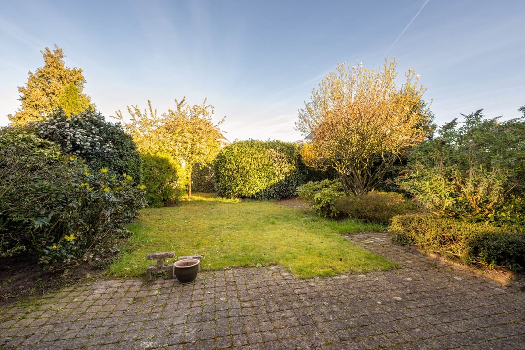 Spacious detached family home with 5 bedrooms, ground-floor suite and garage in Tolberg — 38