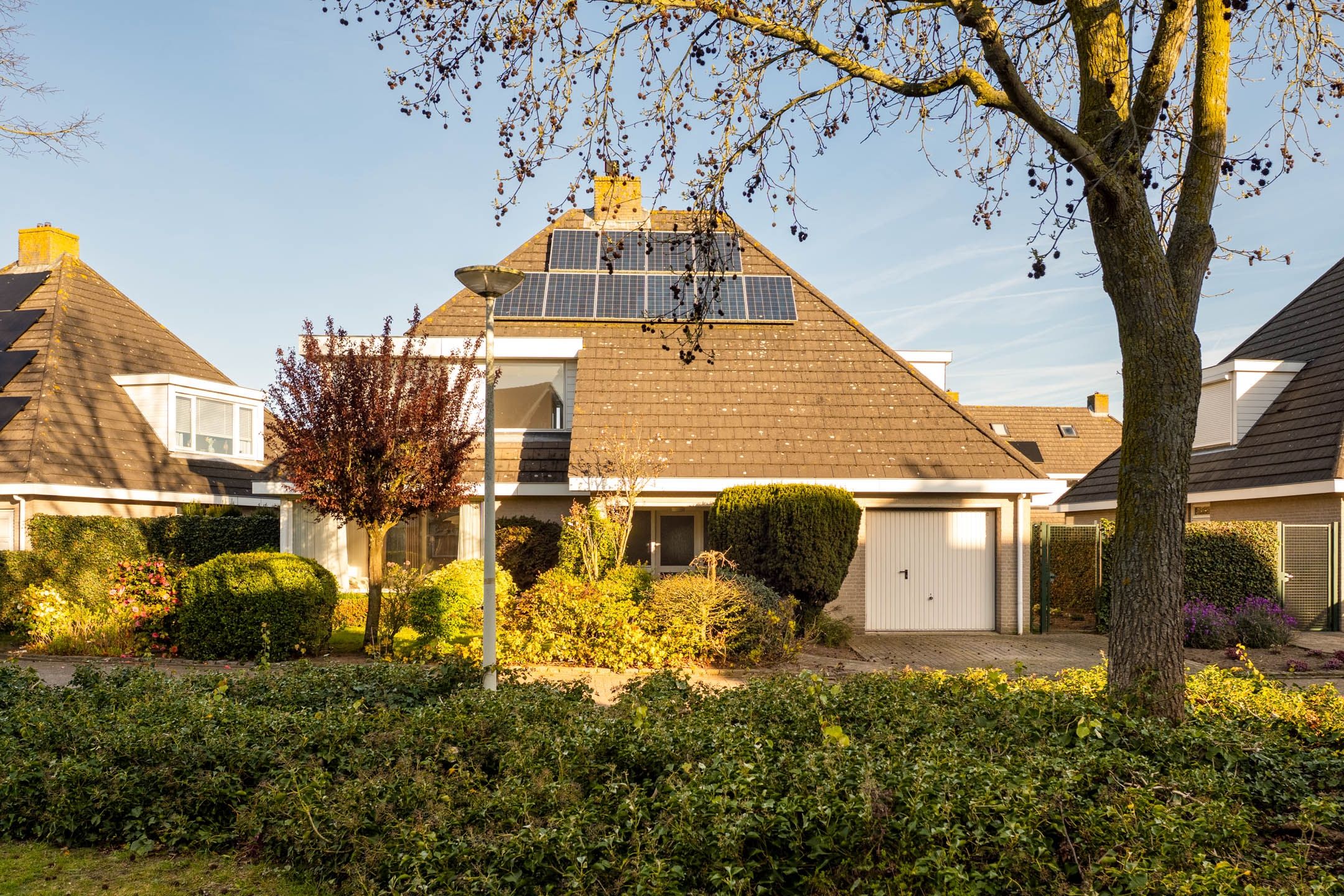 Spacious detached family home with 5 bedrooms, ground-floor suite and garage in Tolberg — 45