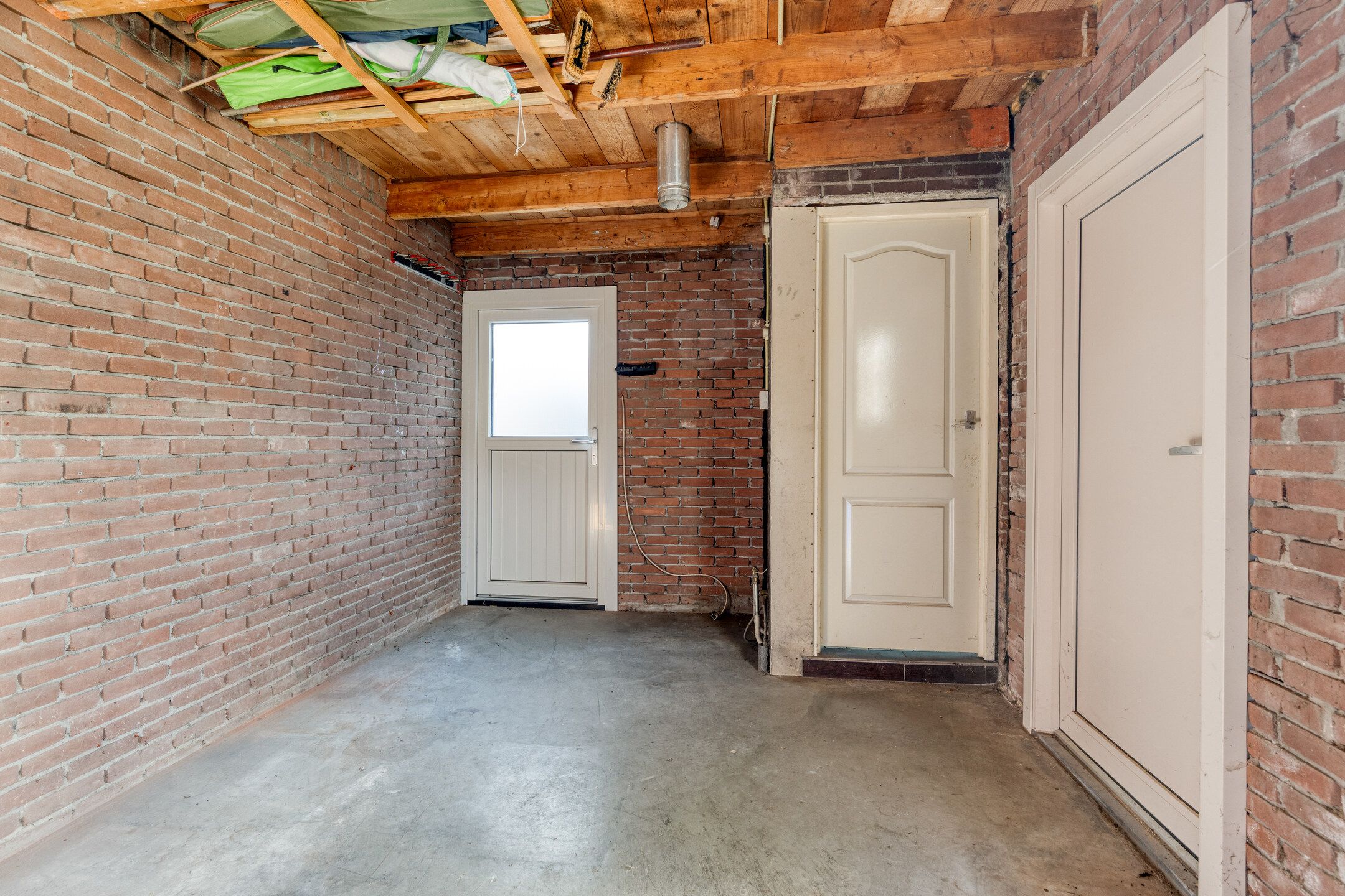 Corner House with Renovation Potential and Solar Panels in Family-Friendly Neighborhood — 24