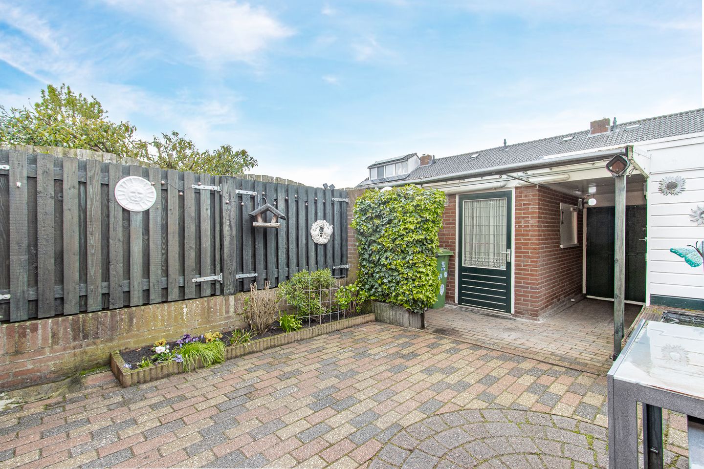 Photo 25 of Maarten Trompstraat 39