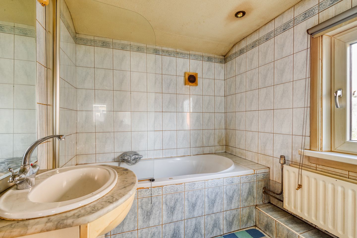 Corner House with Renovation Potential and Solar Panels in Family-Friendly Neighborhood — 14