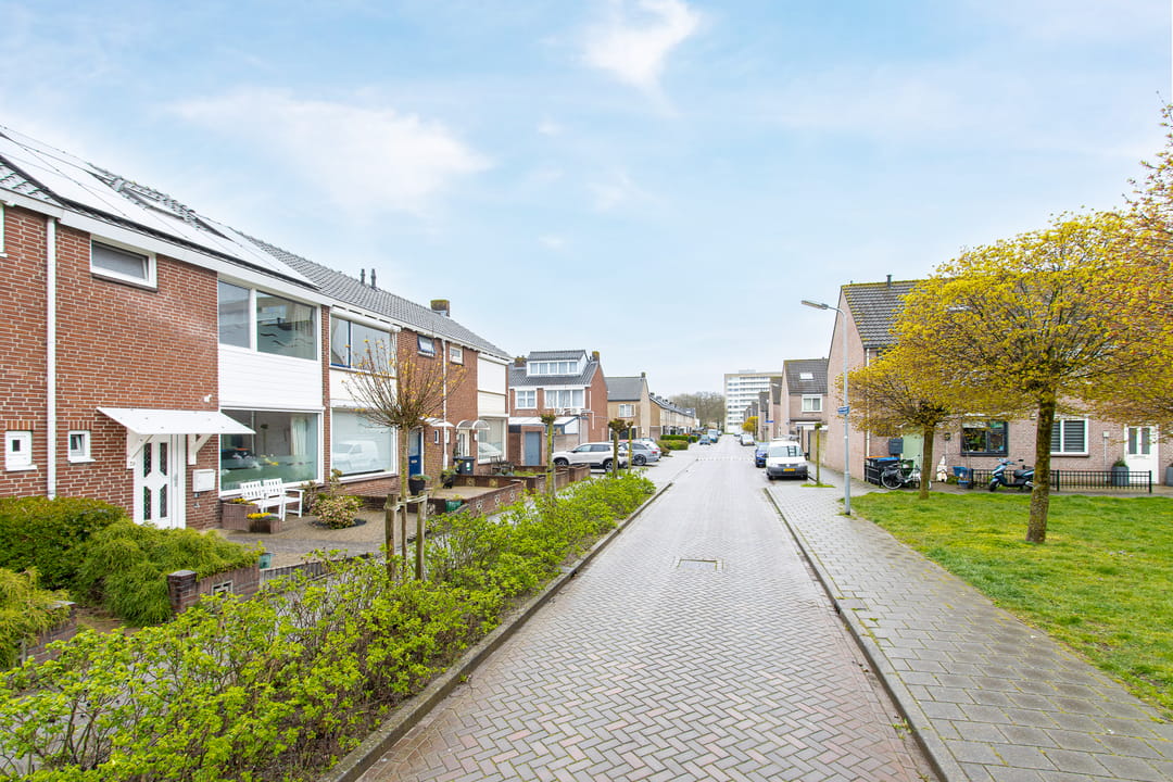 Photo 32 of Maarten Trompstraat 39