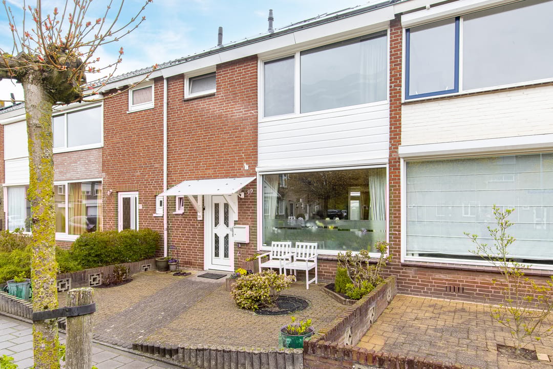 Photo 31 of Maarten Trompstraat 39