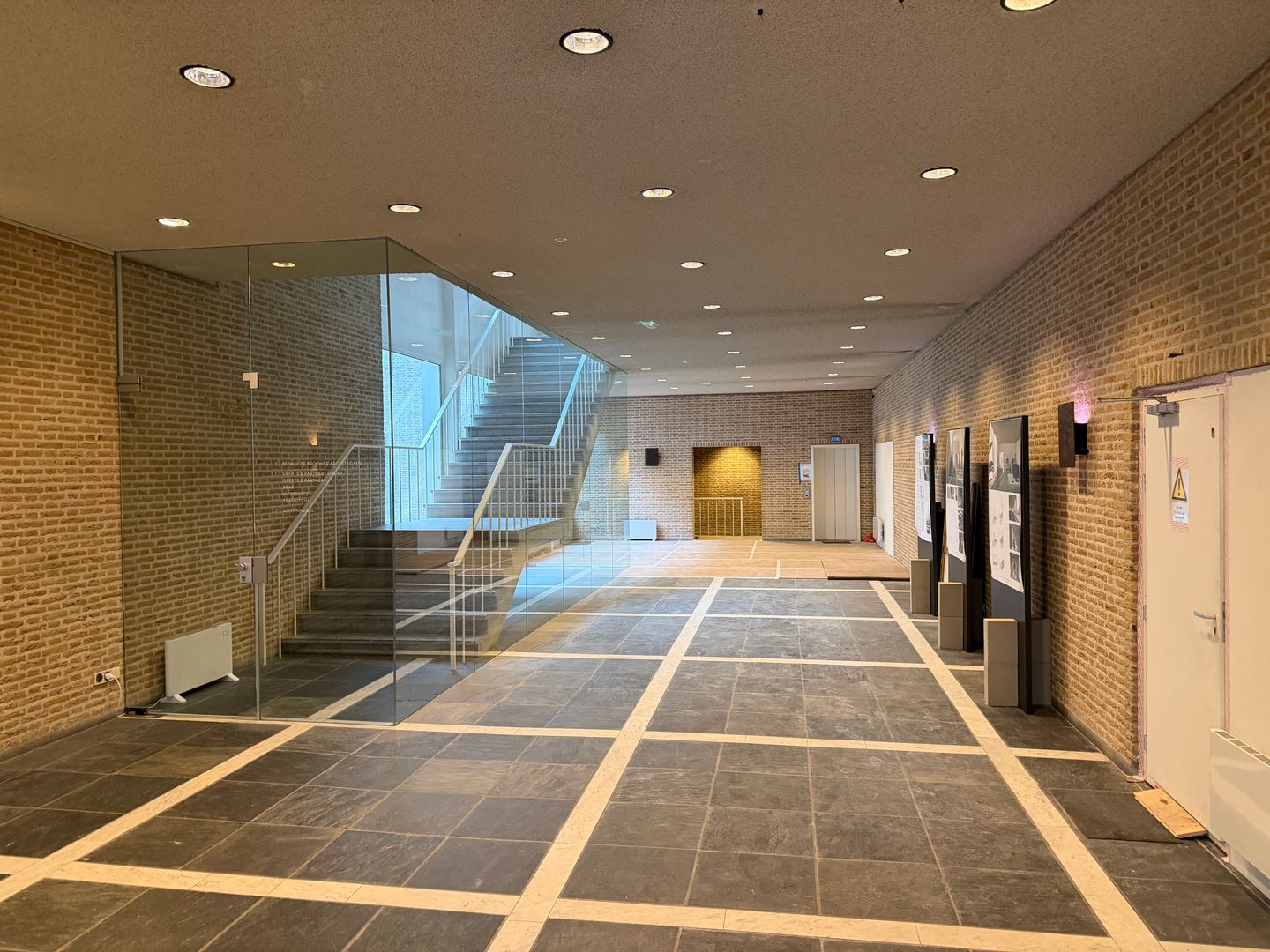 Bekijk foto 3 van Stadhuisplein 75