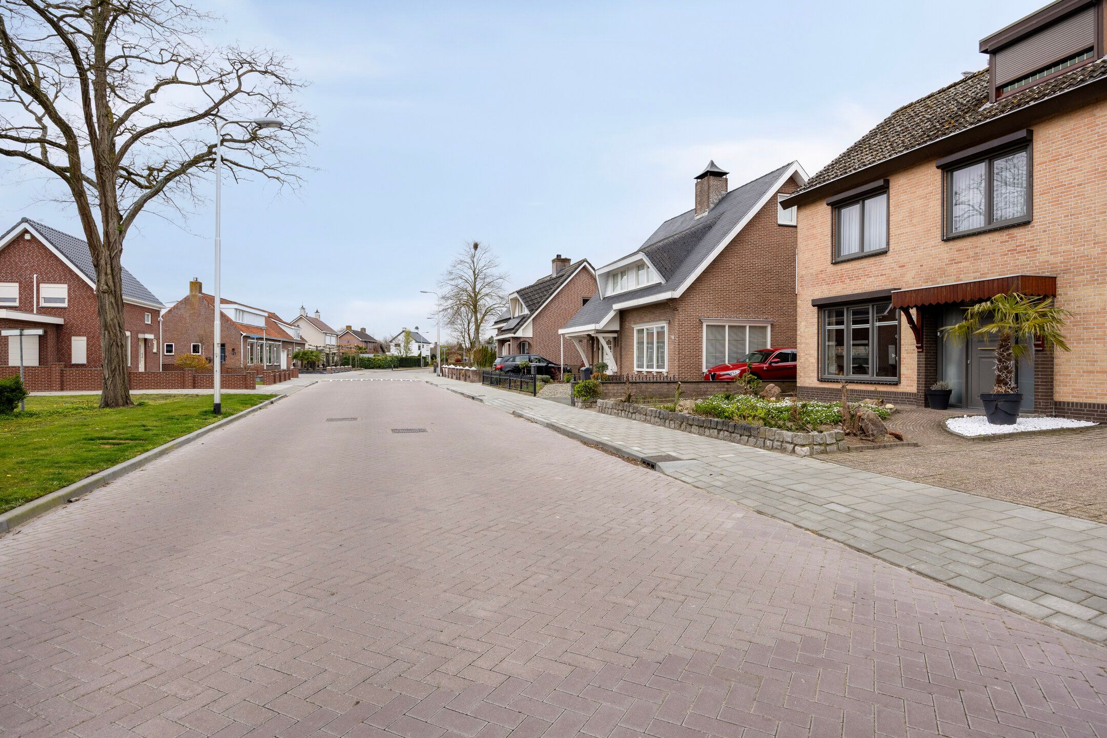 Detached Family Home with Garage and Spacious Garden in St. Willebrord — 36