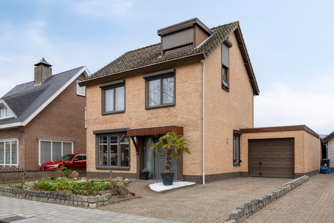 Vrijstaande gezinswoning met garage en ruime tuin in St. Willebrord