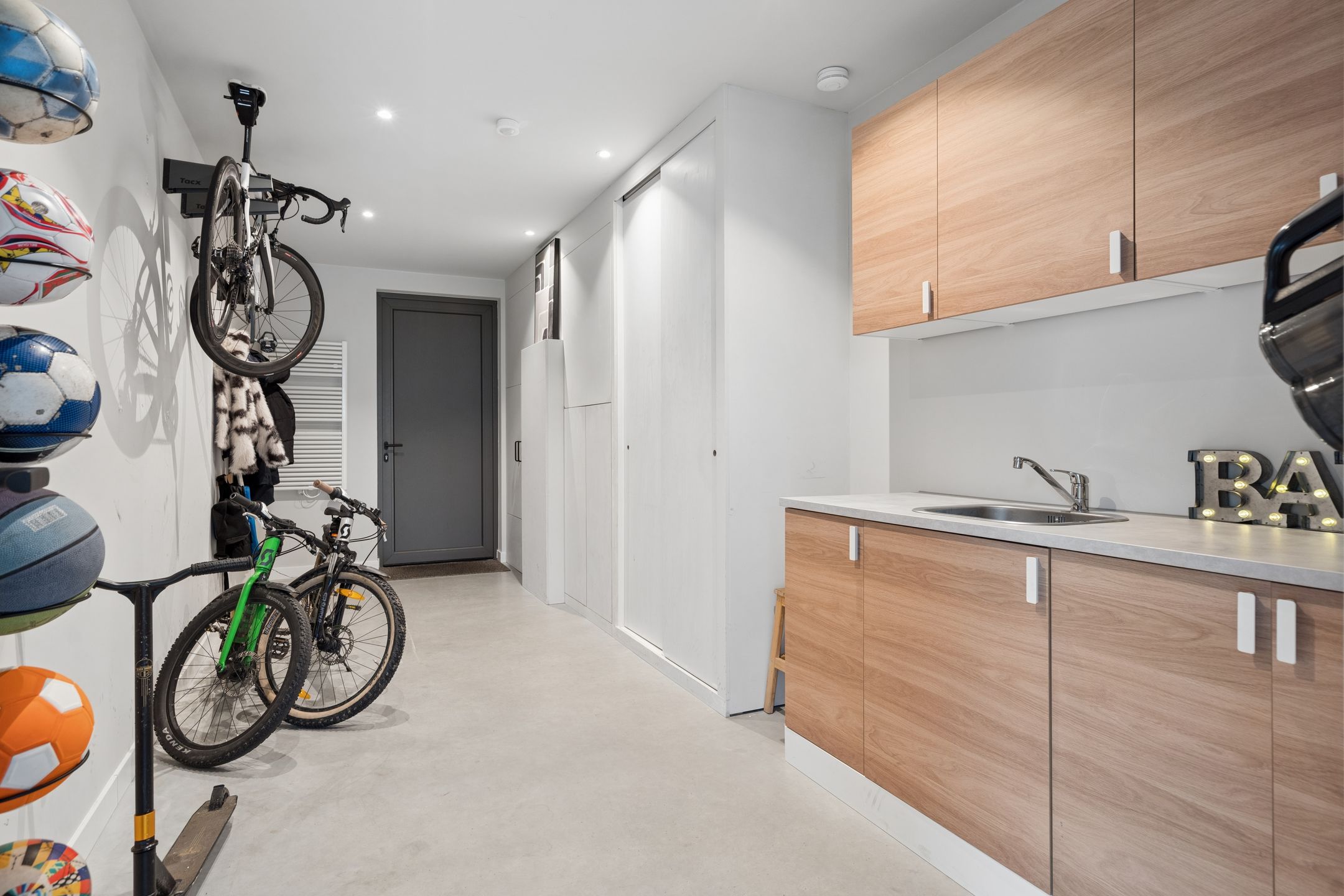 Foto 24 van Deken Heinenstraat 12