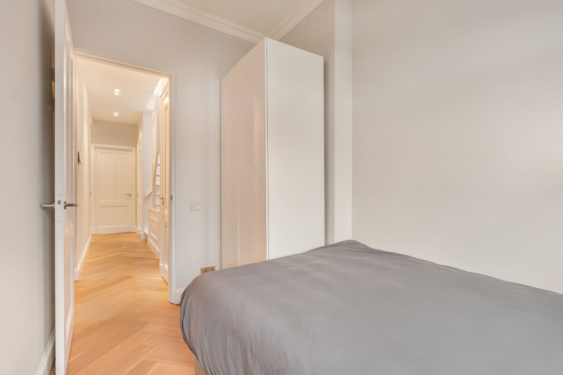 High-end Apartment with Sunny Rooftop Terrace Along the Amstel — 18