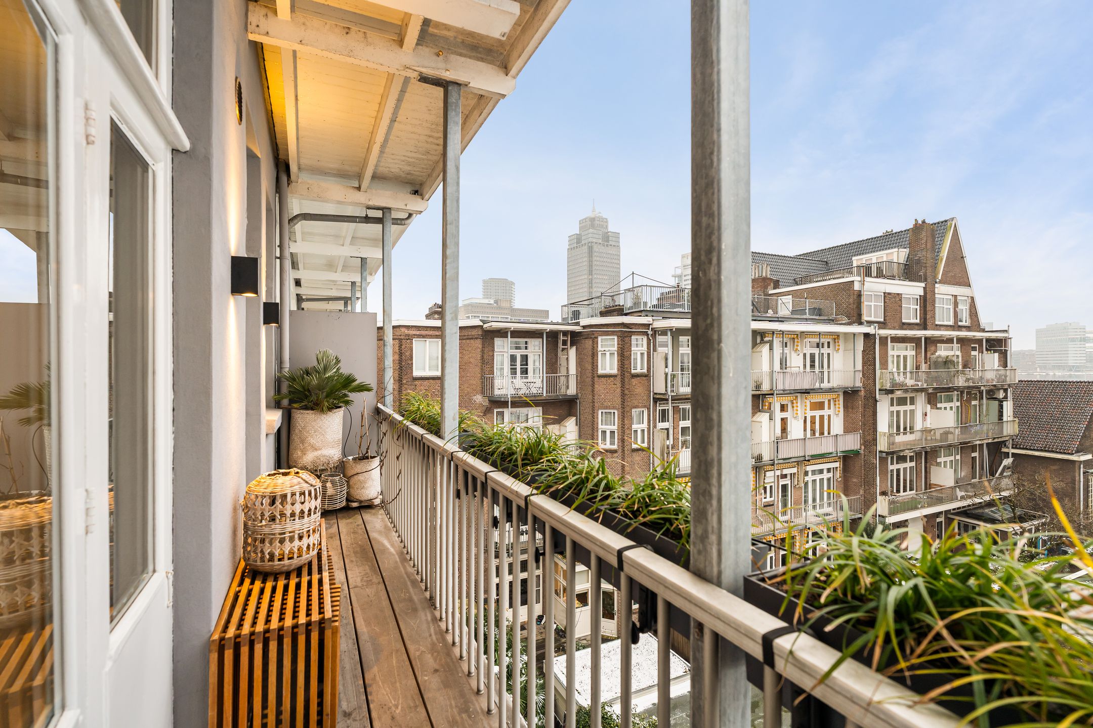 High-end Apartment with Sunny Rooftop Terrace Along the Amstel — 12
