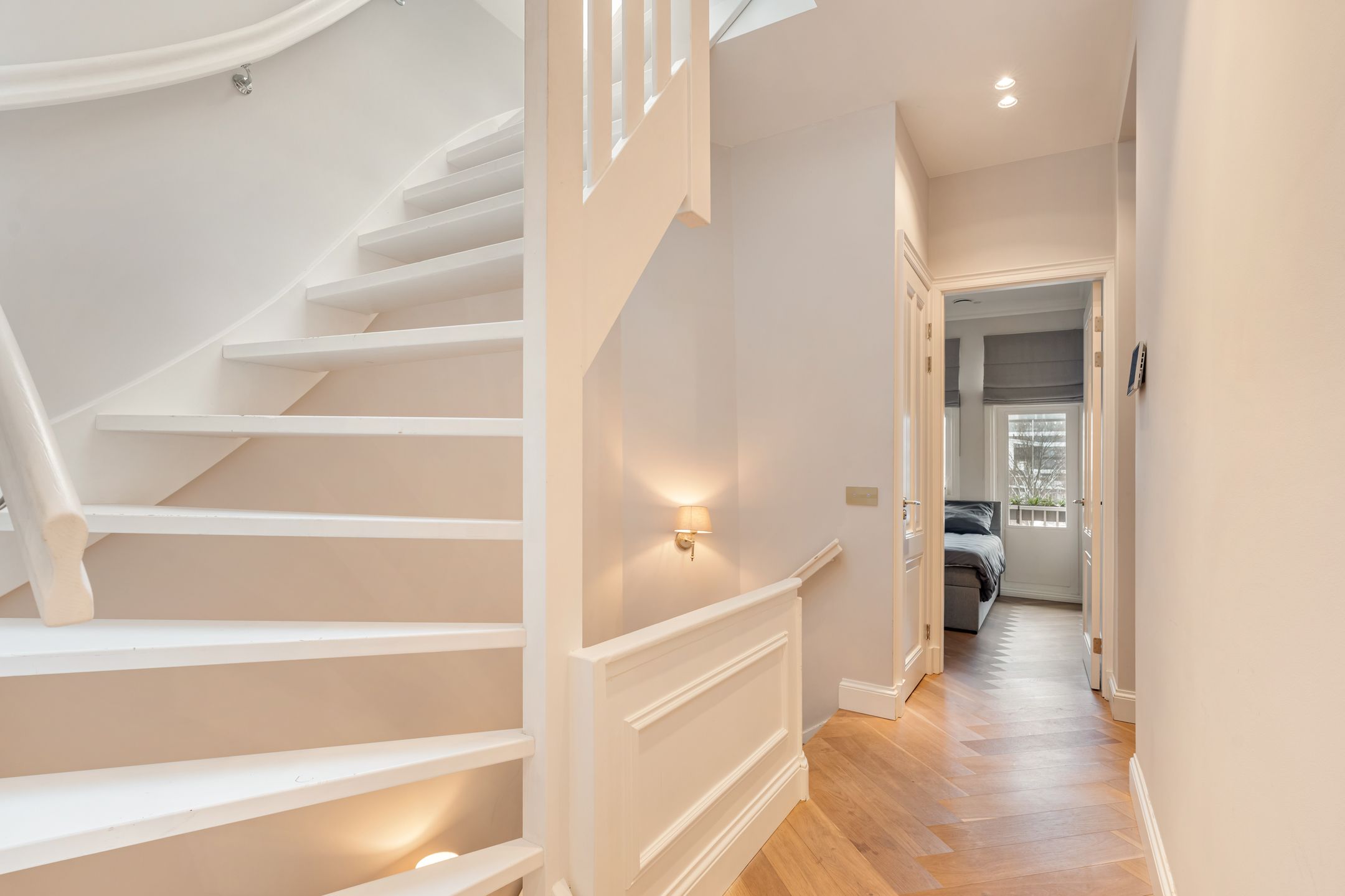 High-end Apartment with Sunny Rooftop Terrace Along the Amstel — 24