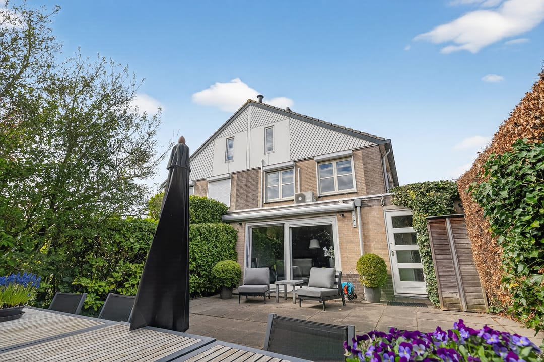 Exclusive semi-detached family home with waterfront location in Diemen-Noord — 17