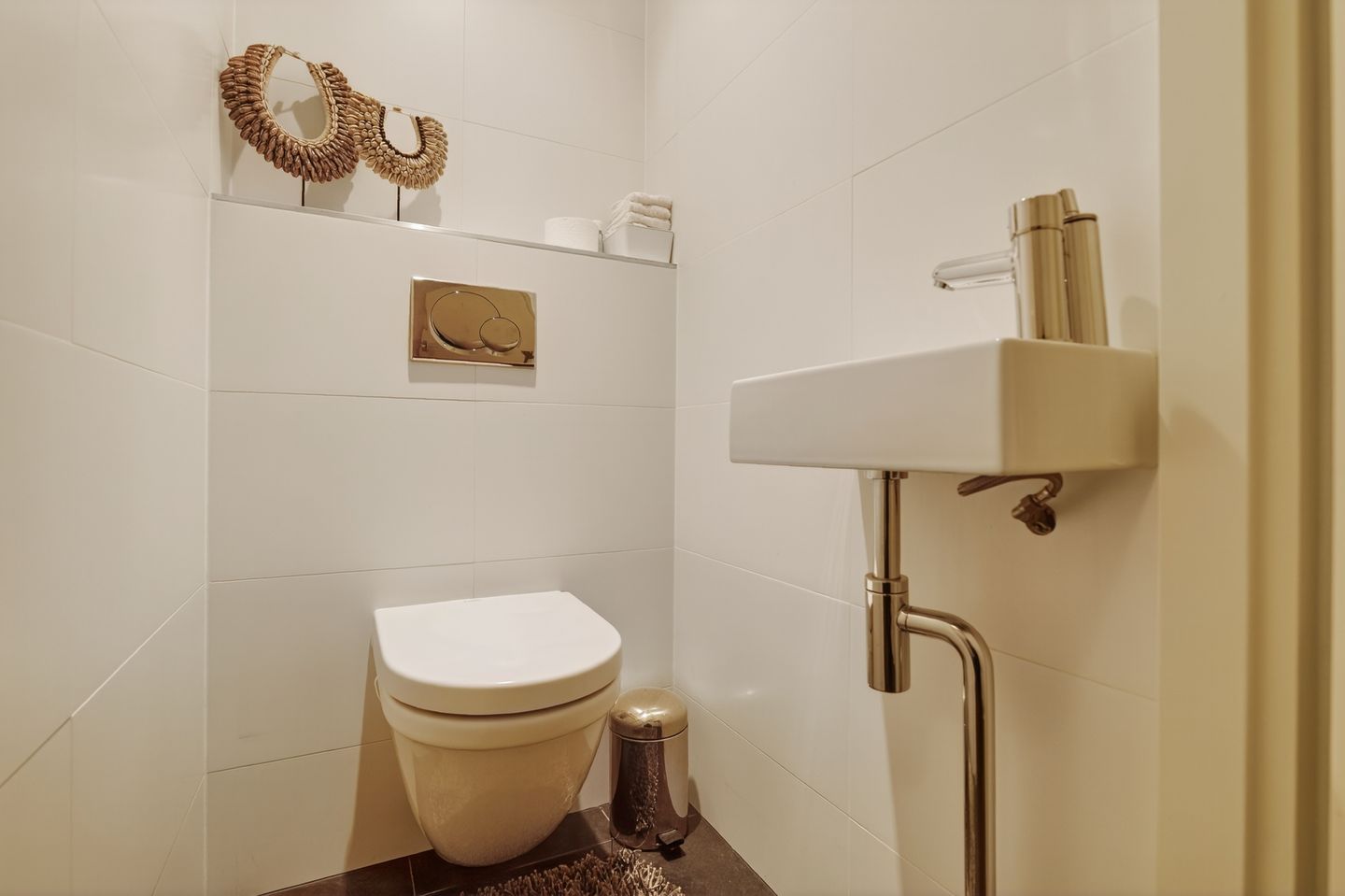 Exclusive semi-detached family home with waterfront location in Diemen-Noord — 20