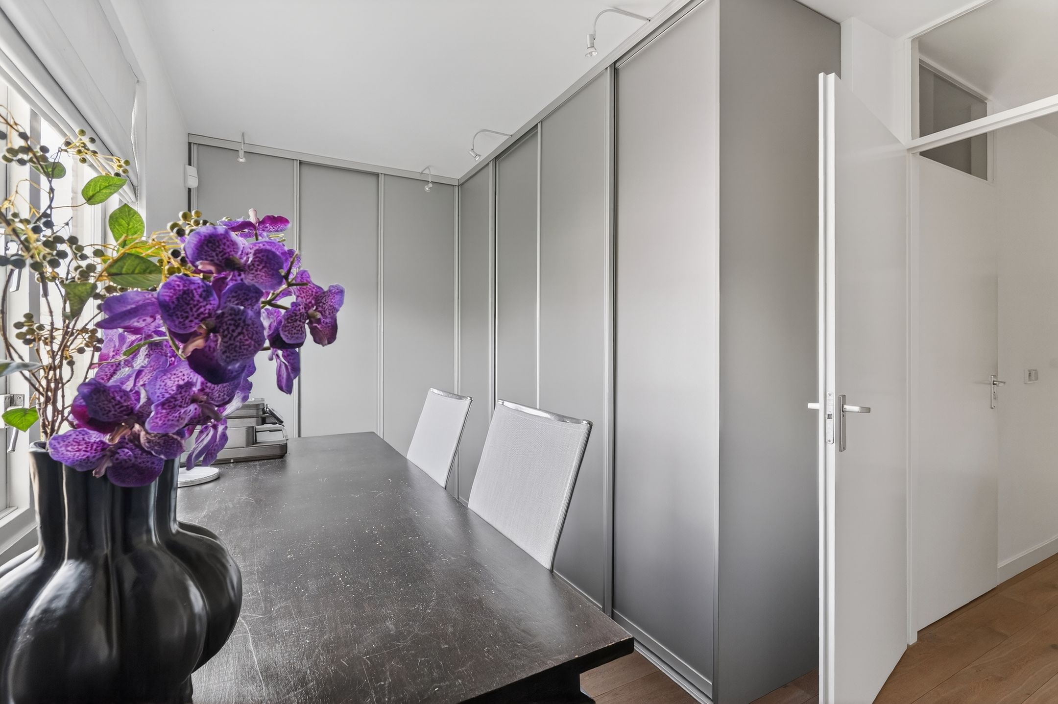 Exclusive semi-detached family home with waterfront location in Diemen-Noord — 33