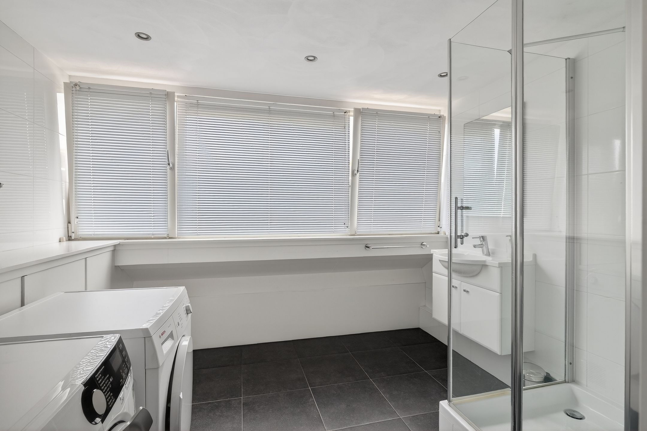 Exclusive semi-detached family home with waterfront location in Diemen-Noord — 36
