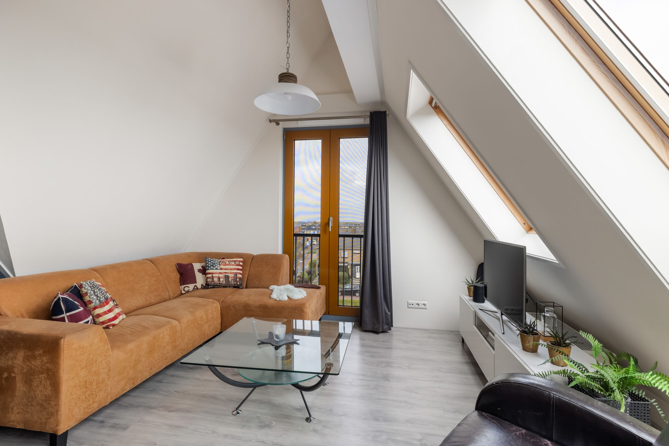 Foto 12 van Middenweg 9-T