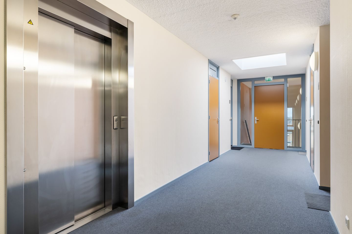 Foto 5 van Middenweg 9-T