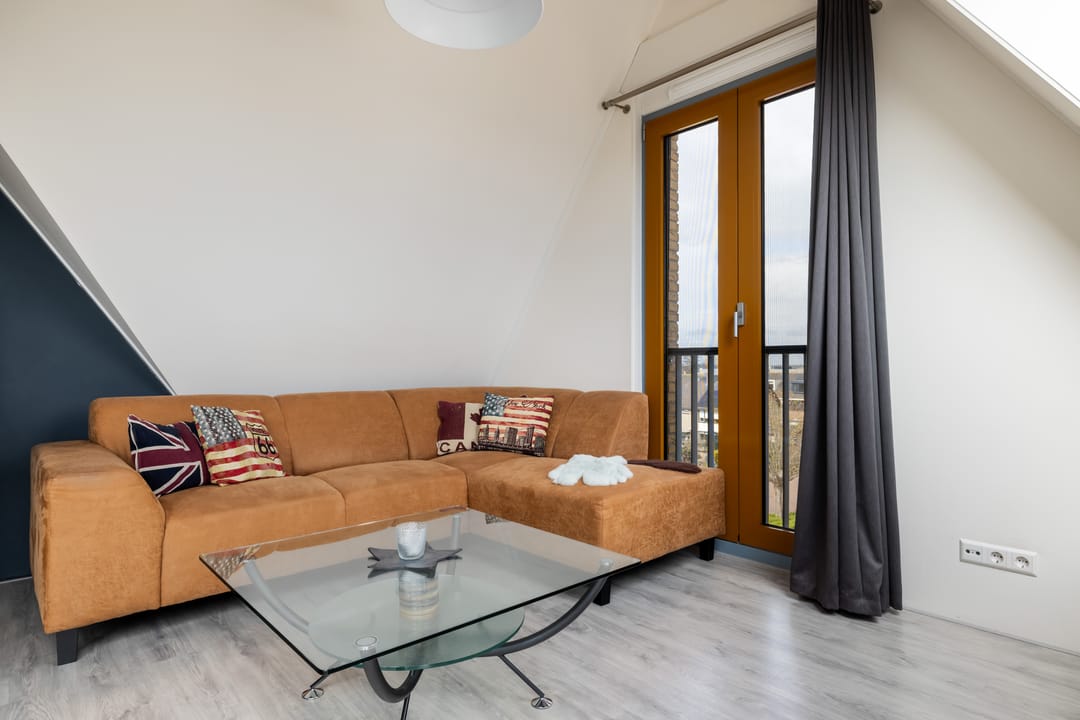 Foto 13 van Middenweg 9-T