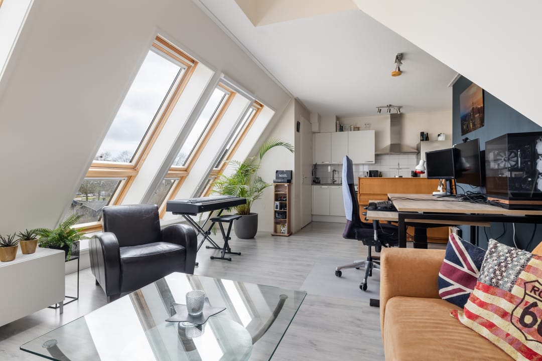 Foto 16 van Middenweg 9-T