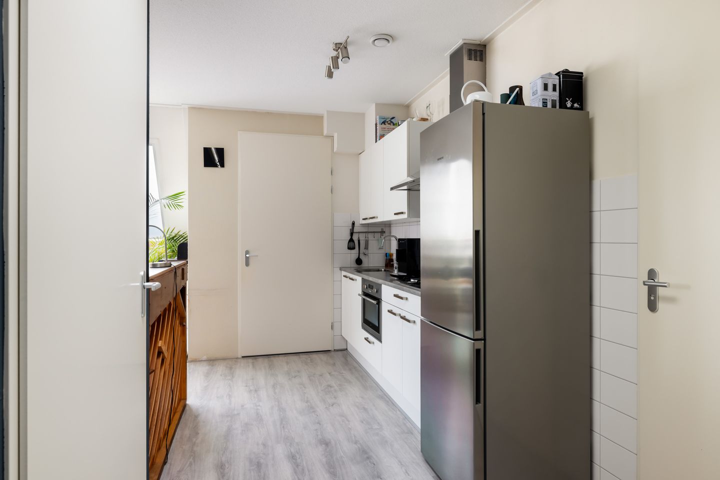 Foto 19 van Middenweg 9-T