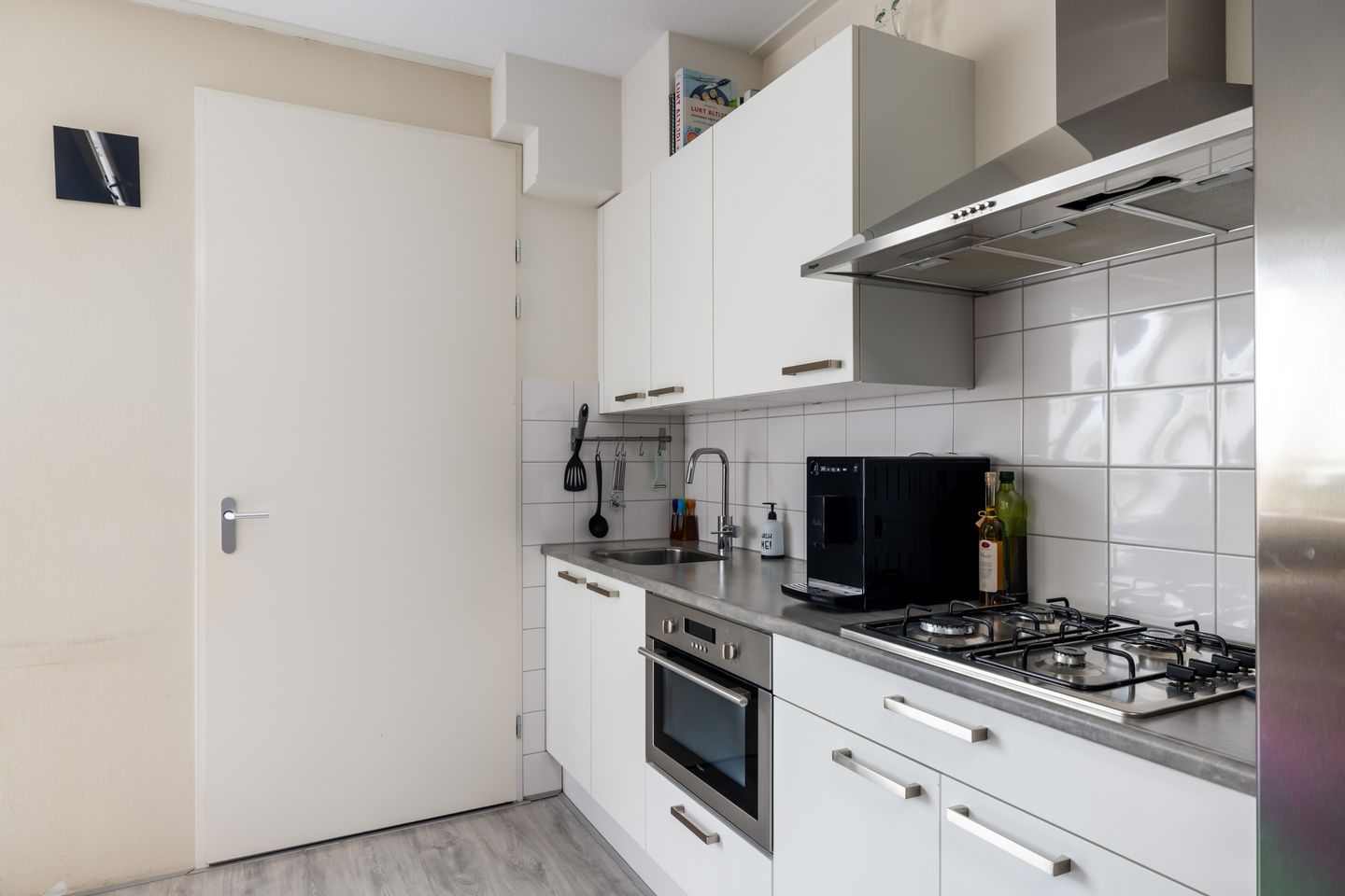 Foto 20 van Middenweg 9-T