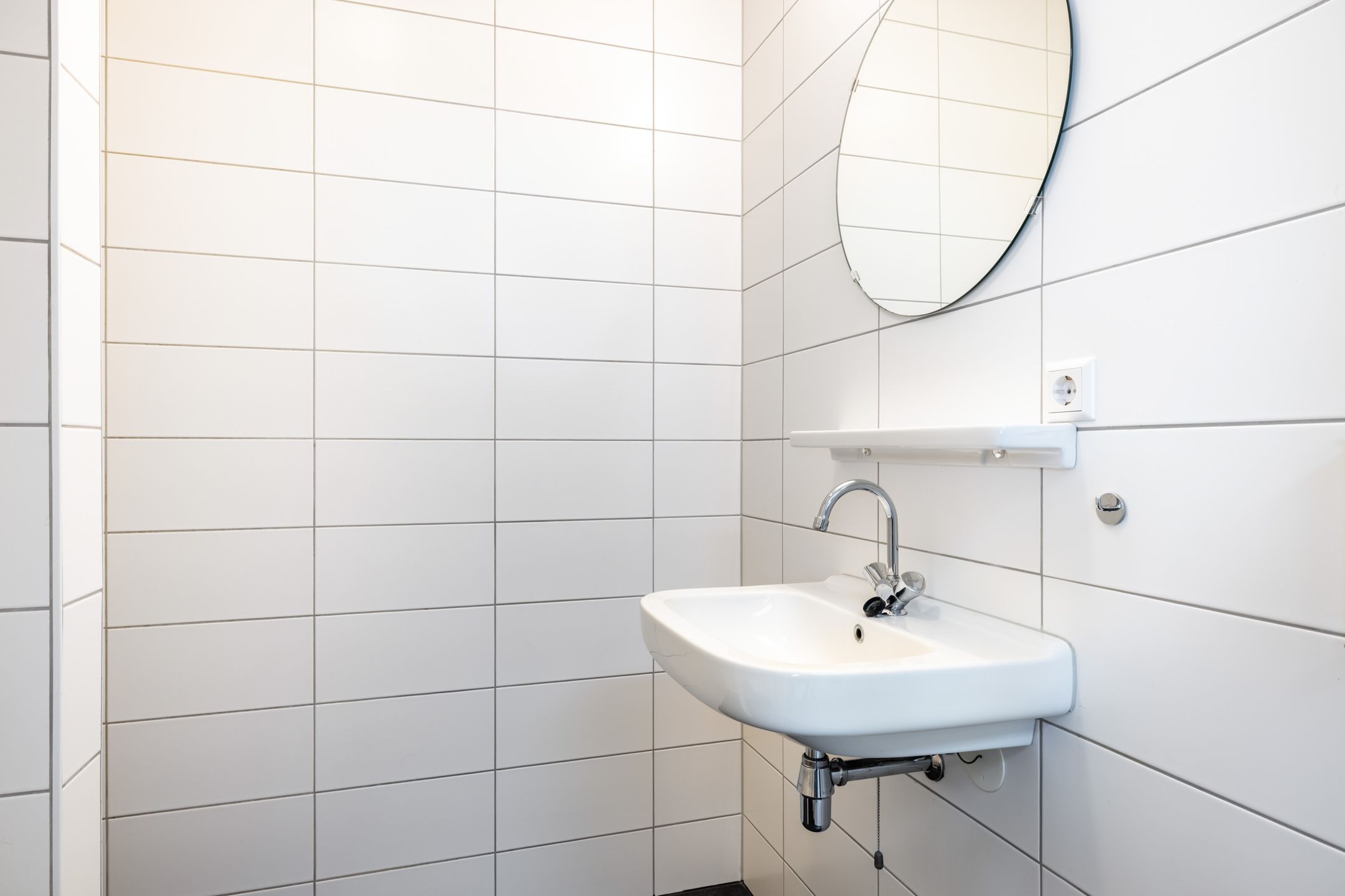 Foto 30 van Middenweg 9-T