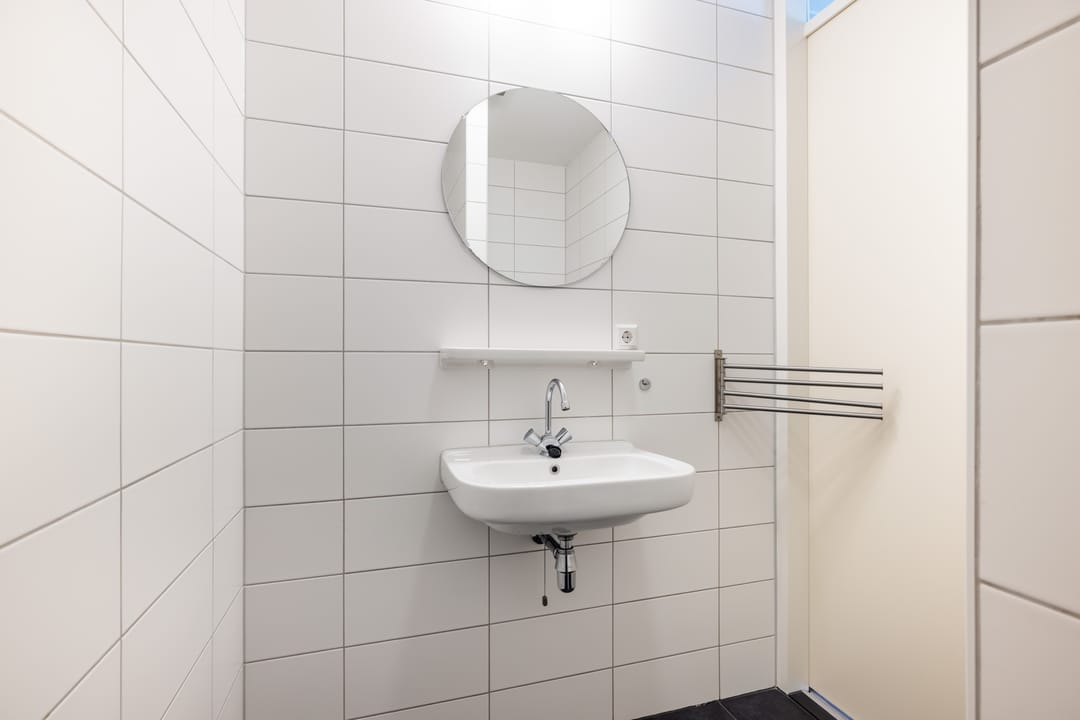 Foto 31 van Middenweg 9-T