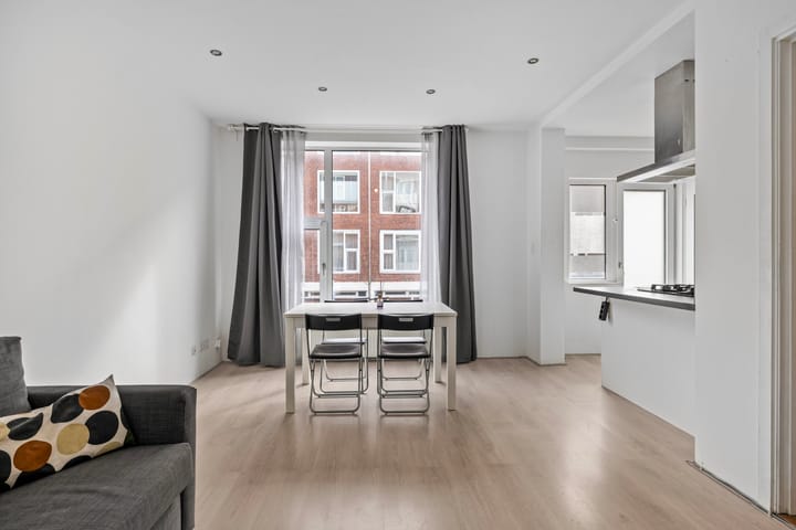 Photo 4 of Doggerstraat 19-A