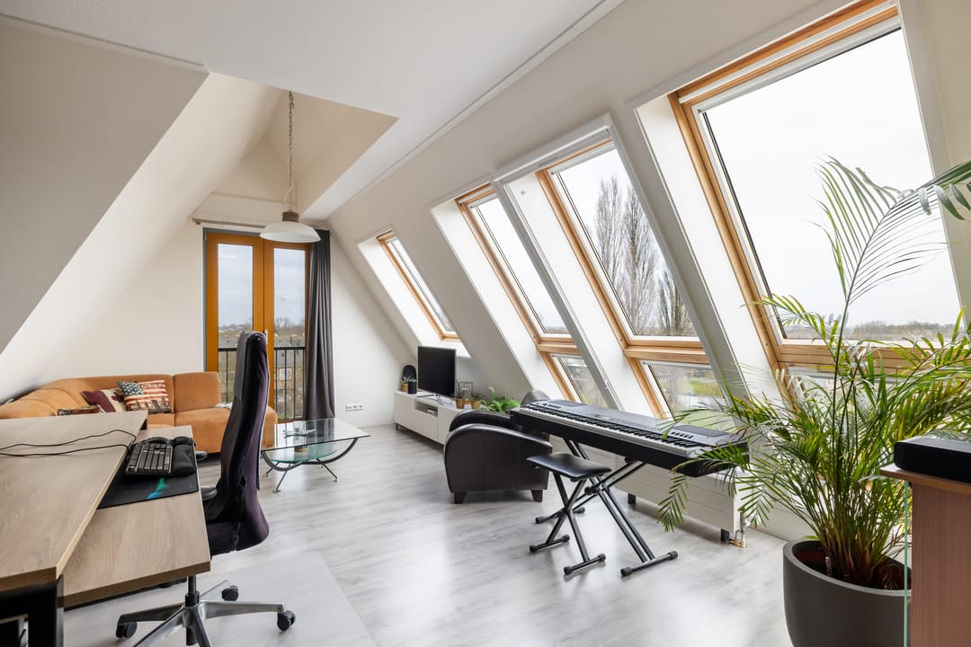 Foto 8 van Middenweg 9-T