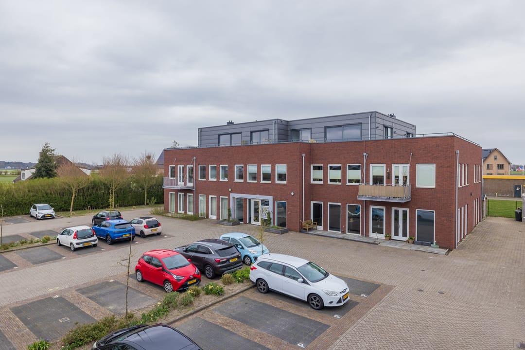 Modern and Light 2-Room Apartment Near Hillegom Station with Energy Label A — 23
