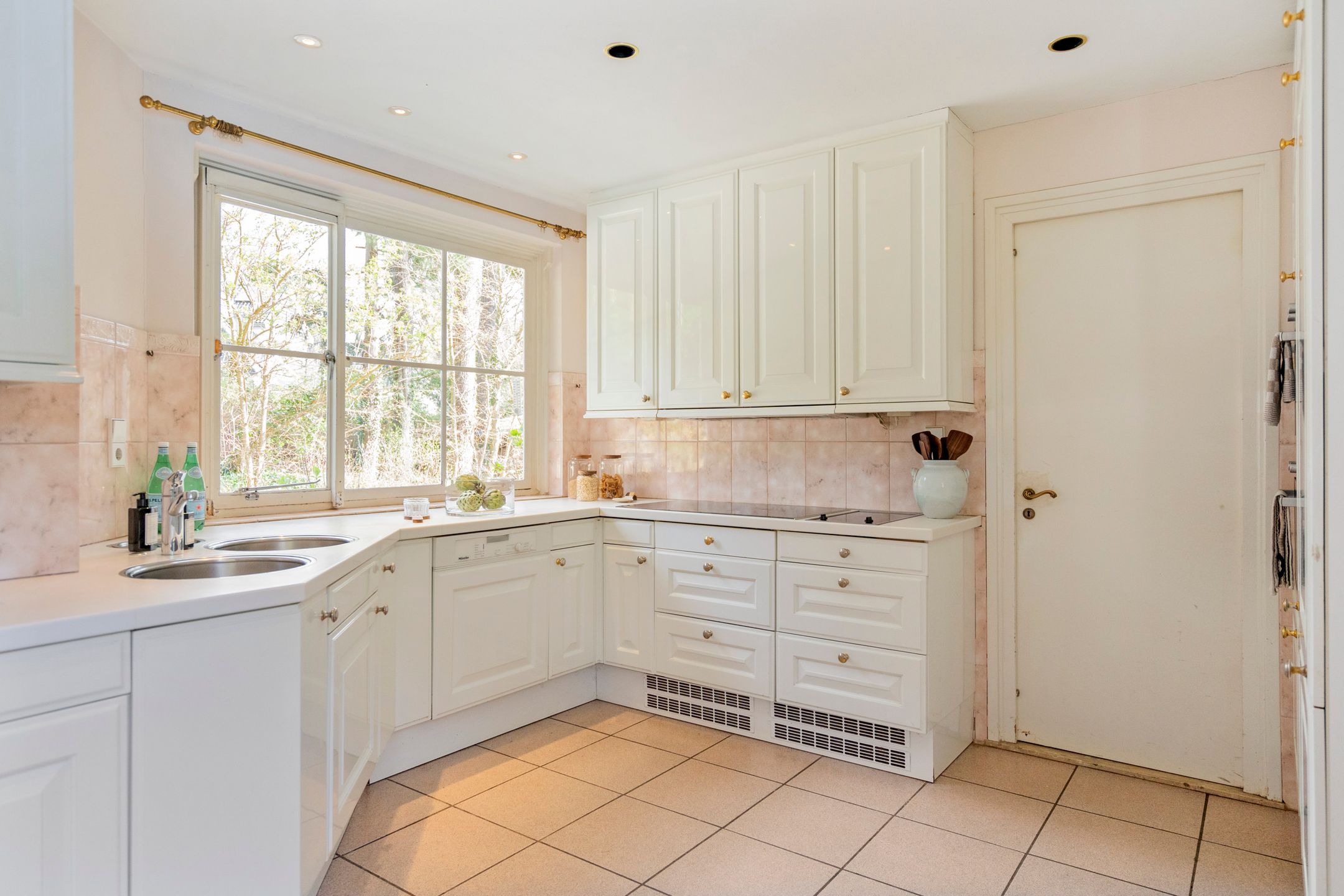 Foto 15 van Leeuwerikenlaan 1