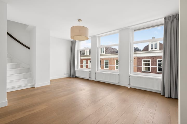 Photo 2 of Gerard Doustraat 48-3