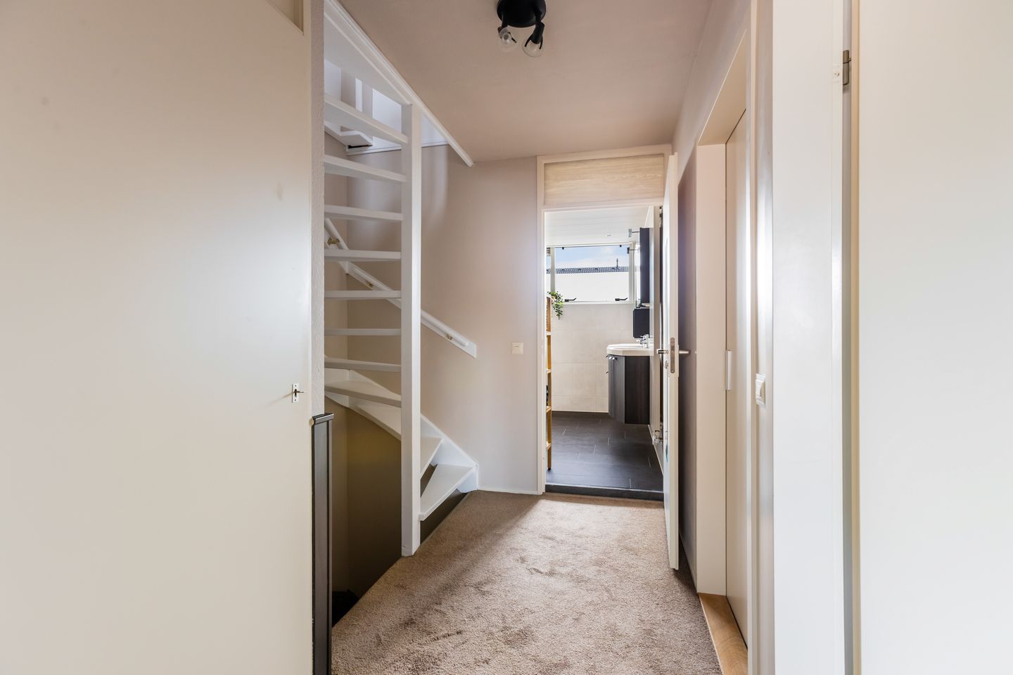 Foto 14 van Van Hogendorpstraat 11