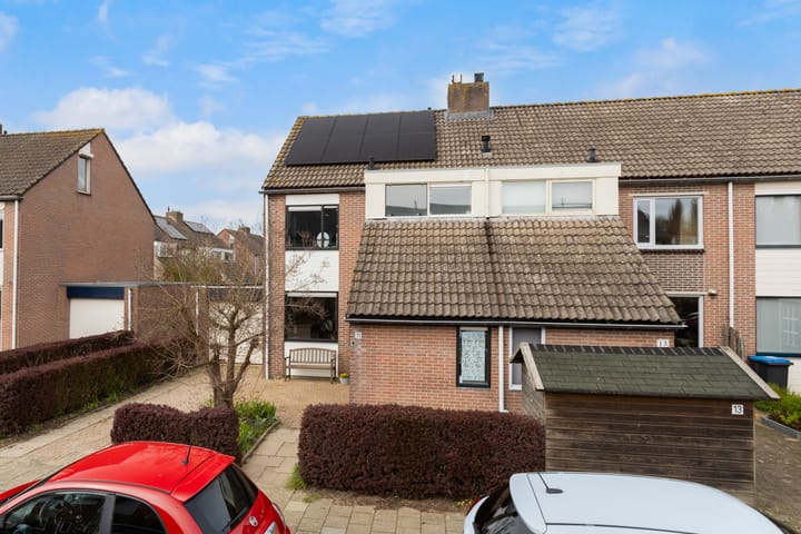 Photo 2 of Van Hogendorpstraat 11