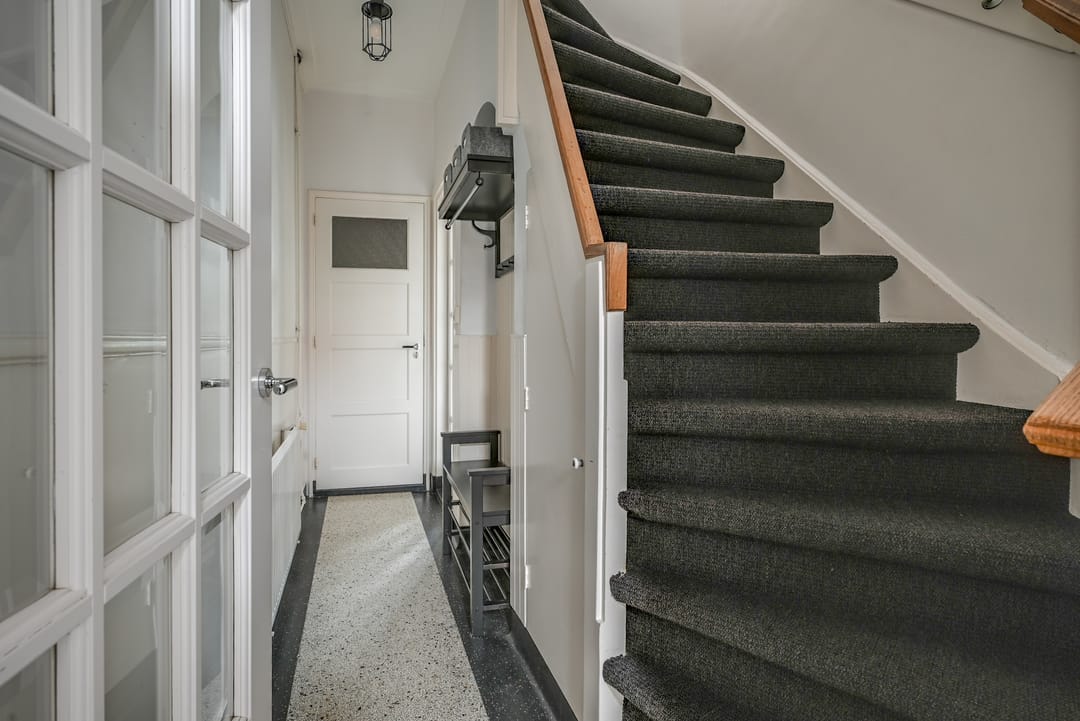 Charming 1940s family home with sunny roof terrace in Leiden — 26