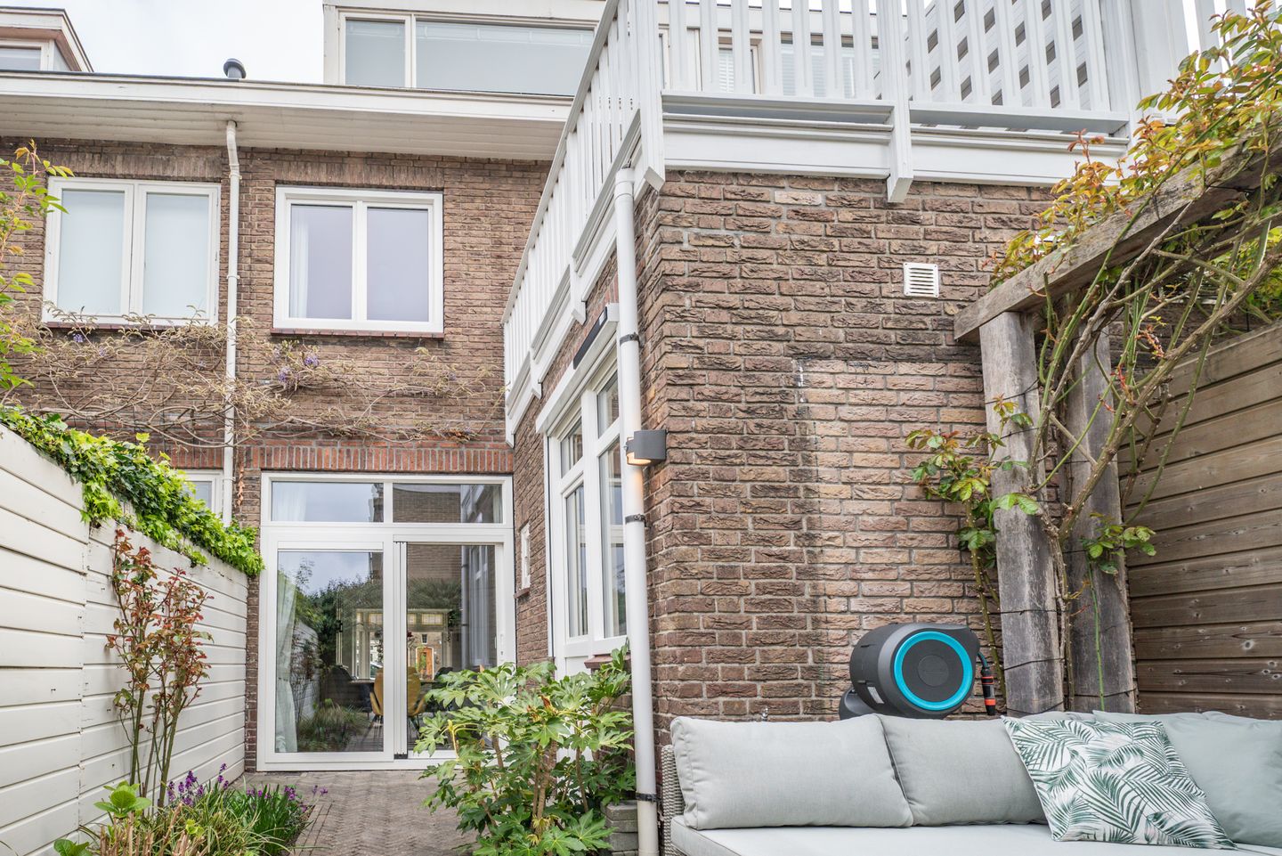 Charming 1940s family home with sunny roof terrace in Leiden — 25