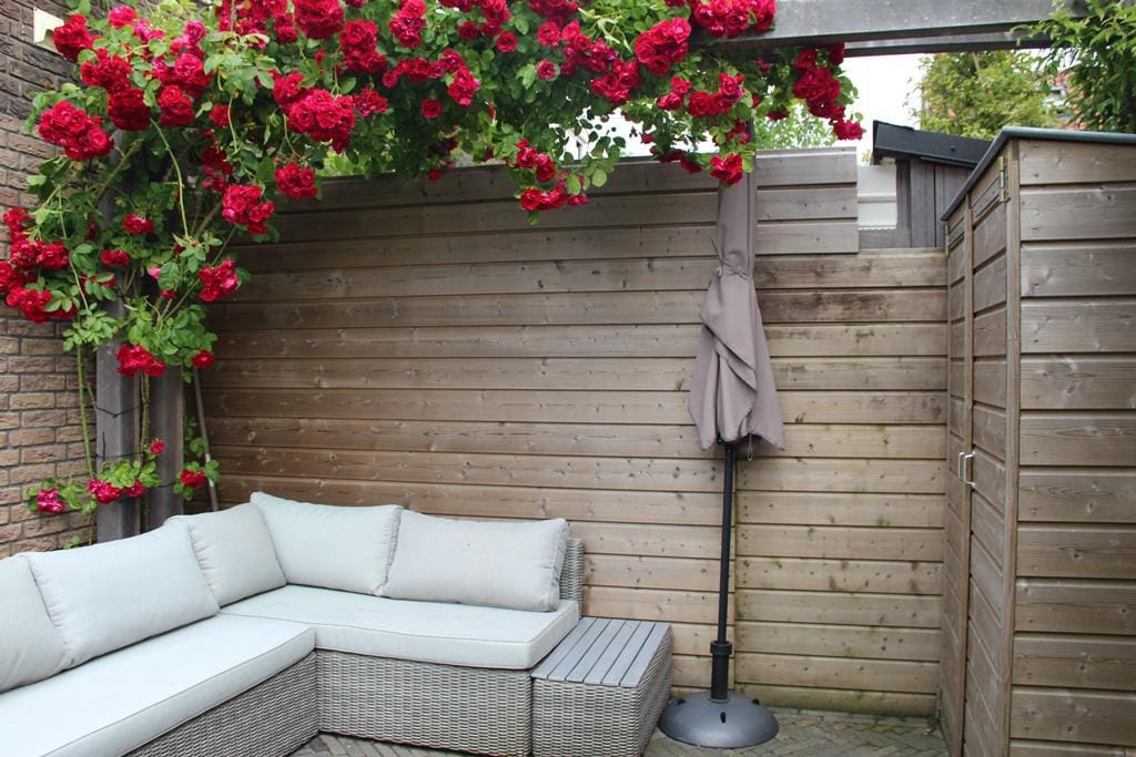 Charming 1940s family home with sunny roof terrace in Leiden — 22