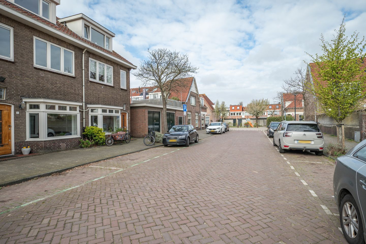 Charming 1940s family home with sunny roof terrace in Leiden — 50