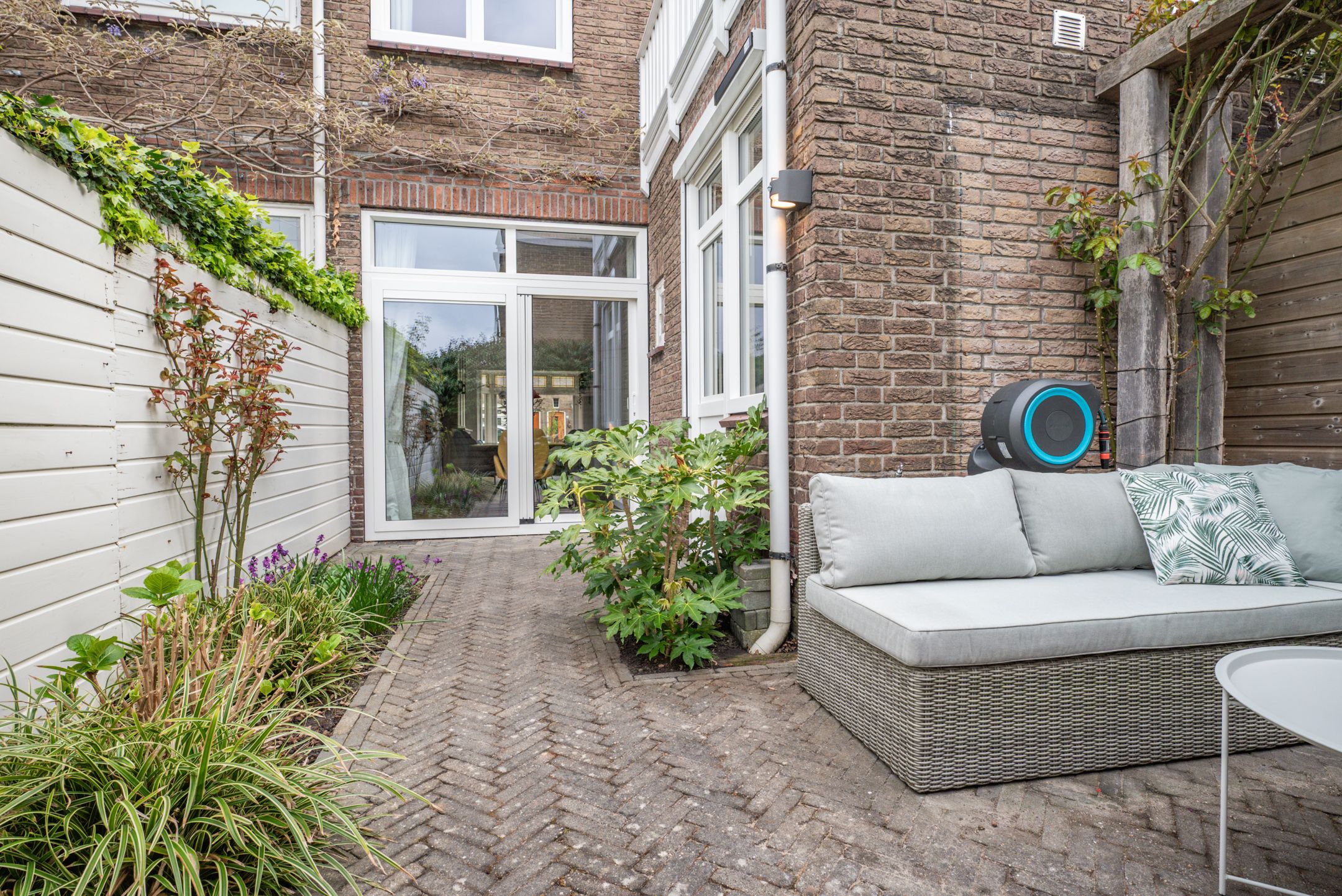 Charming 1940s family home with sunny roof terrace in Leiden — 24