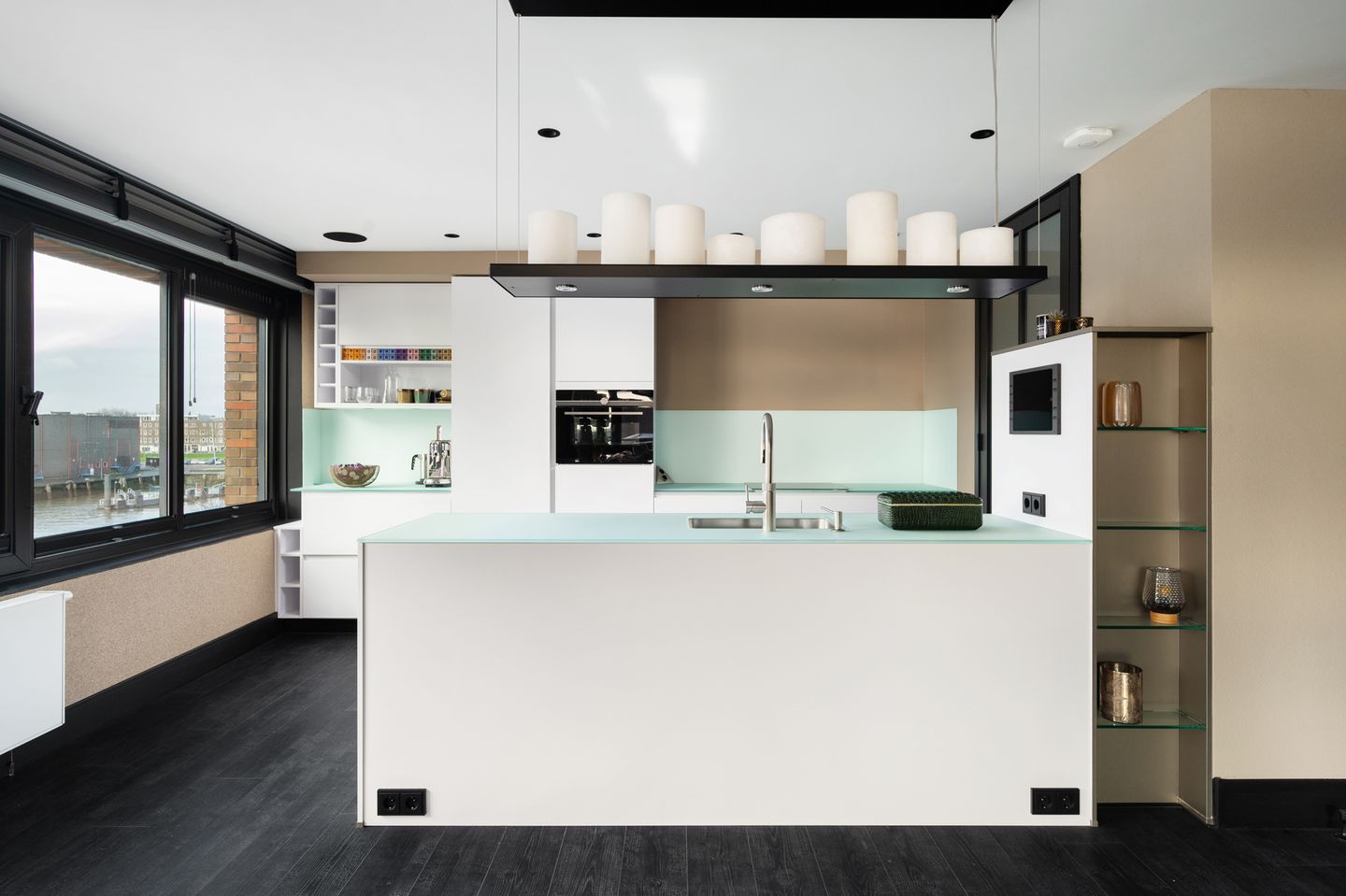 Turnkey luxury apartment with harbor views and smart home technology in Schiemond — 14