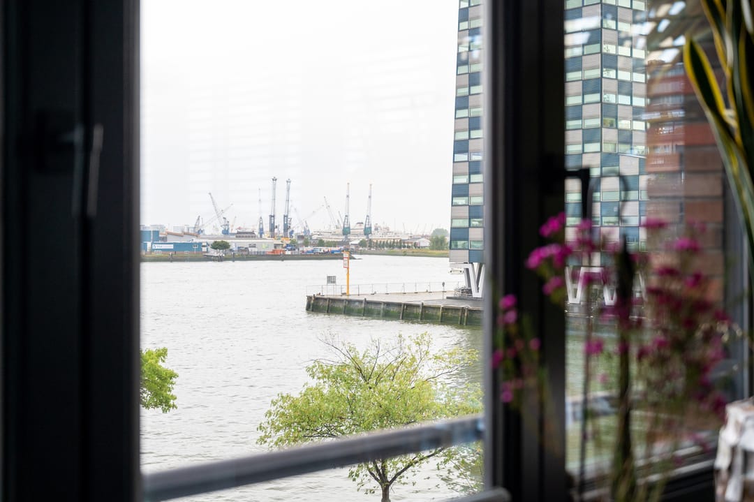 Turnkey luxury apartment with harbor views and smart home technology in Schiemond — 23