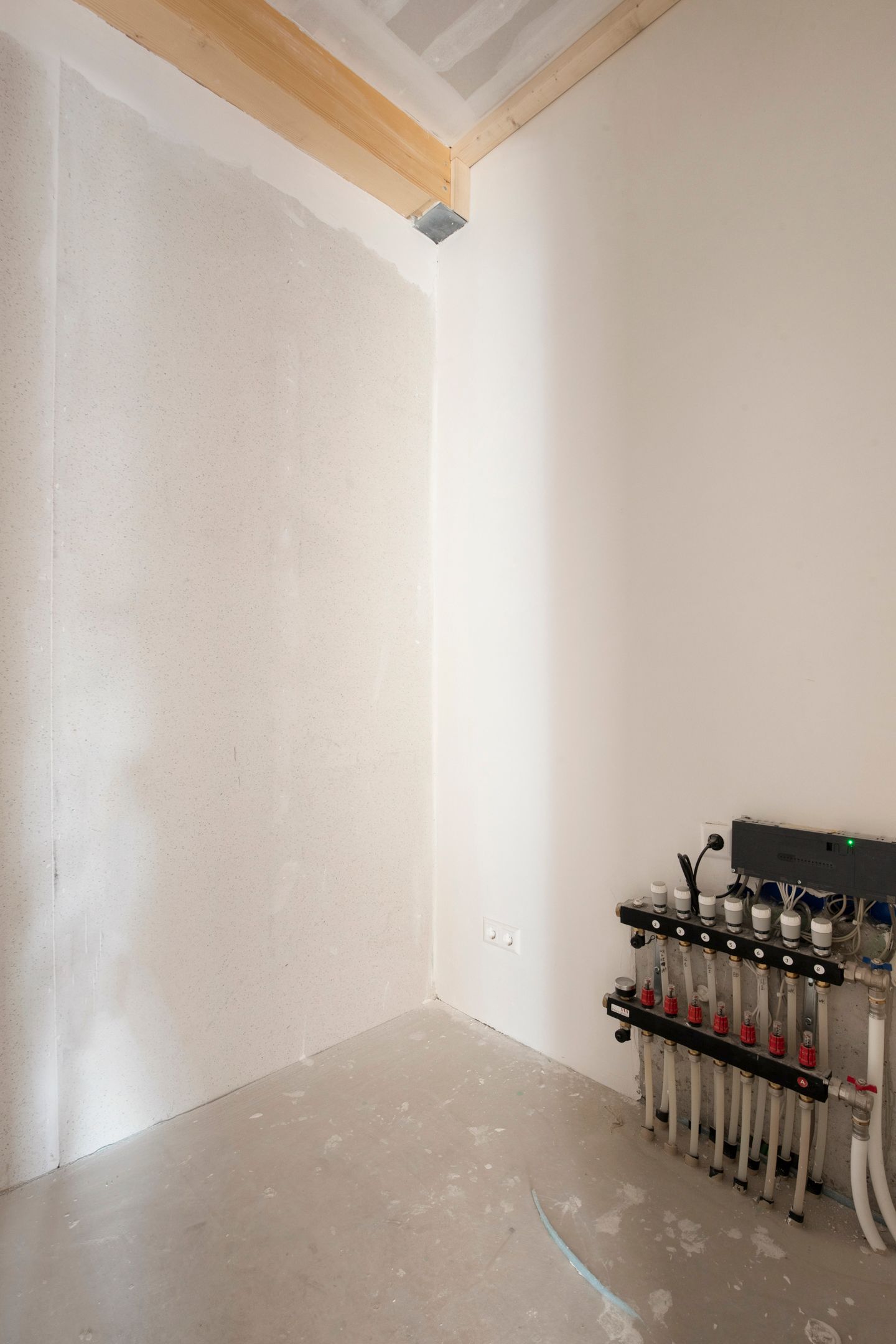 Spacious Waterfront Apartment with Private Parking in Amsterdam Houthavens — 27
